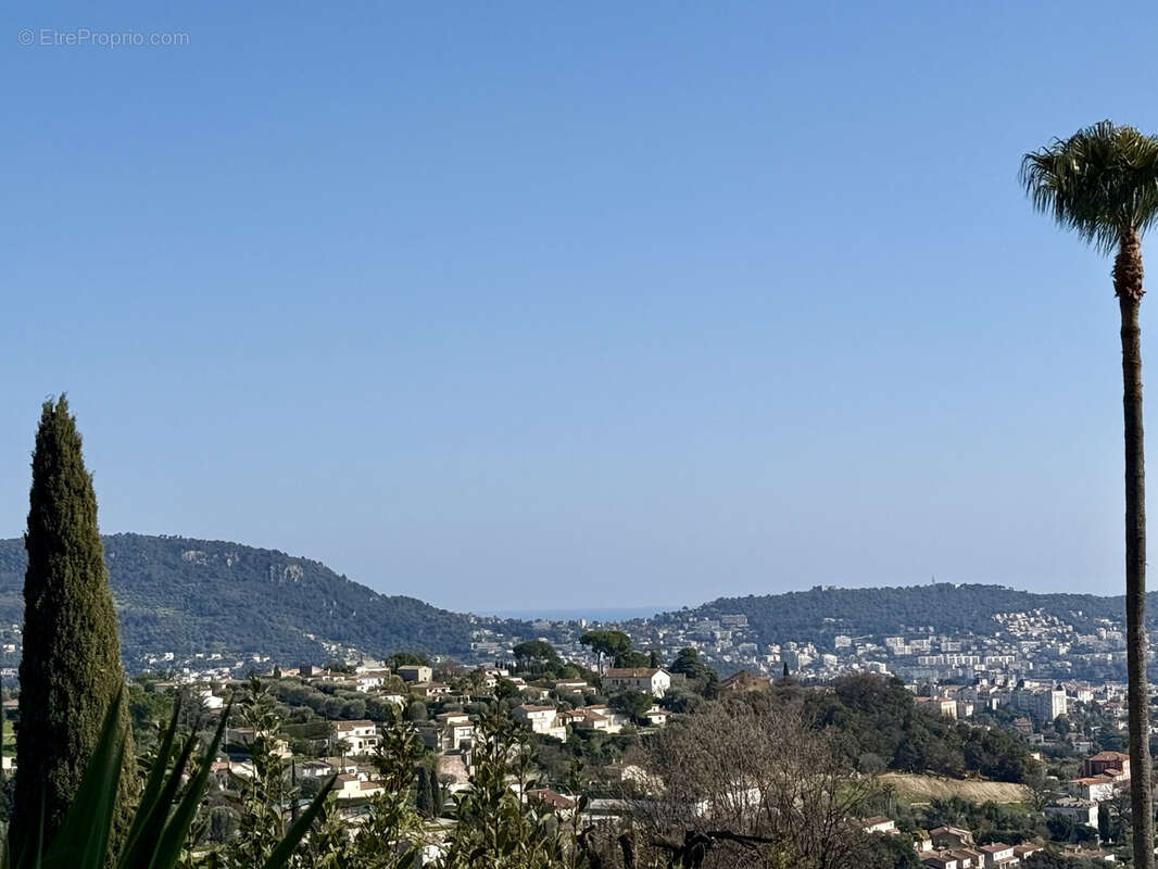 Terrain à NICE