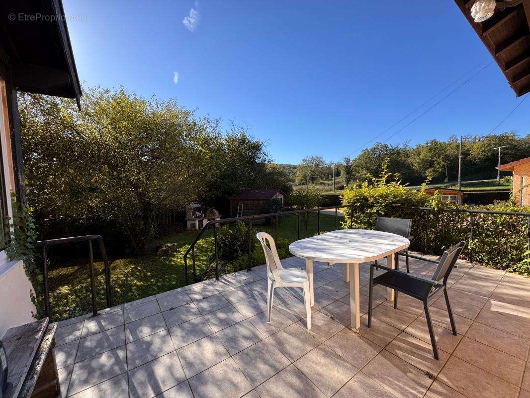 Maison à SICCIEU-SAINT-JULIEN-ET-CARISIEU