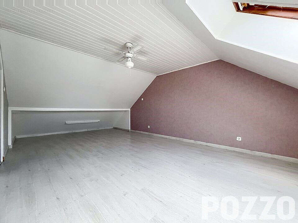 A VENDRE - Maison de 107.35 m² - proche de condé sur vire - photo 9