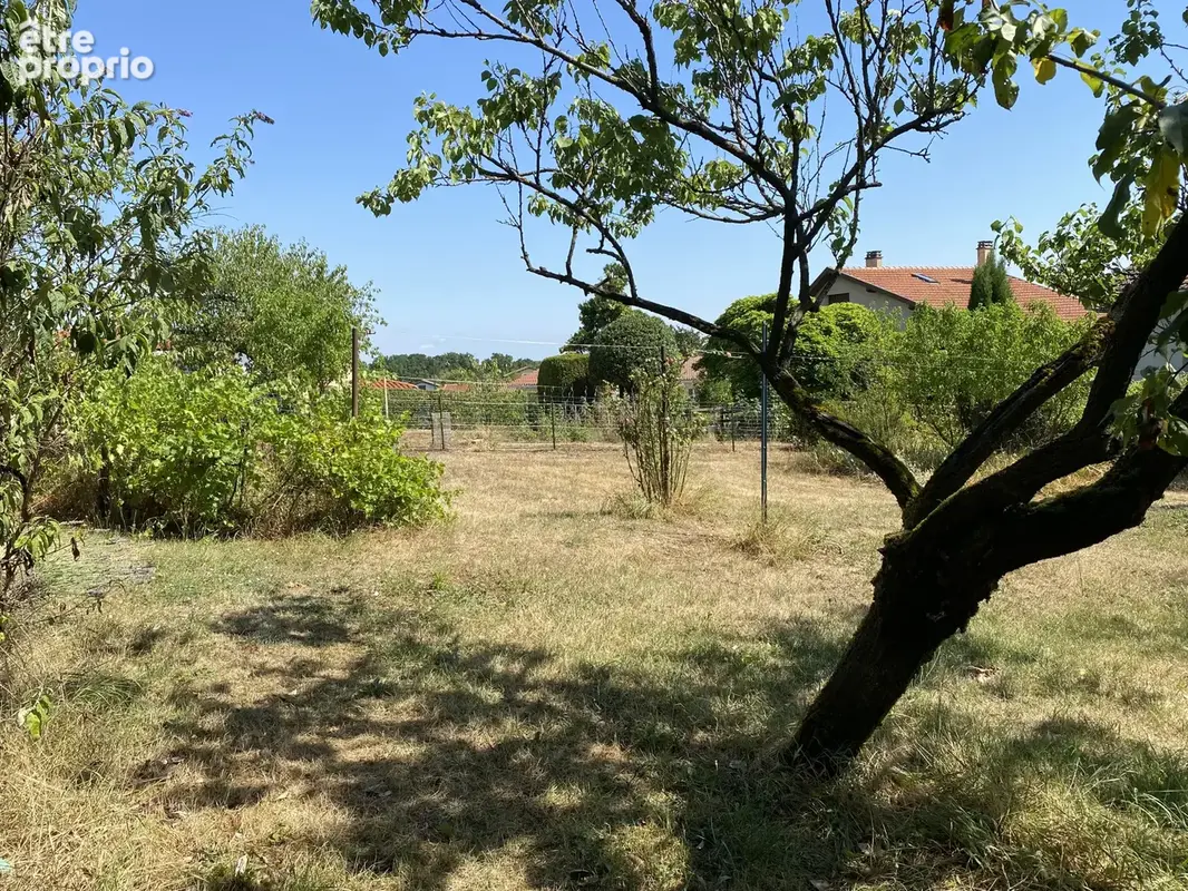 Parcelle de terrain à bâtir à Chazay-d'Azergues hors lotissement - photo 2