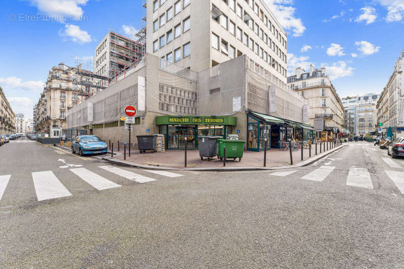 Commerce à PARIS-17E