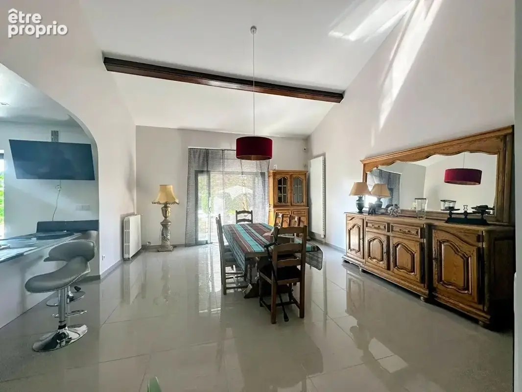 Maison 4 faces sur terrain de 3394 m2 (constructible) avec piscine - photo 10