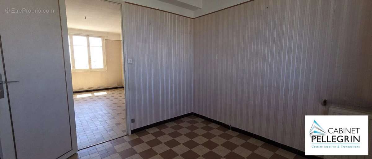 Appartement à MARSEILLE-8E