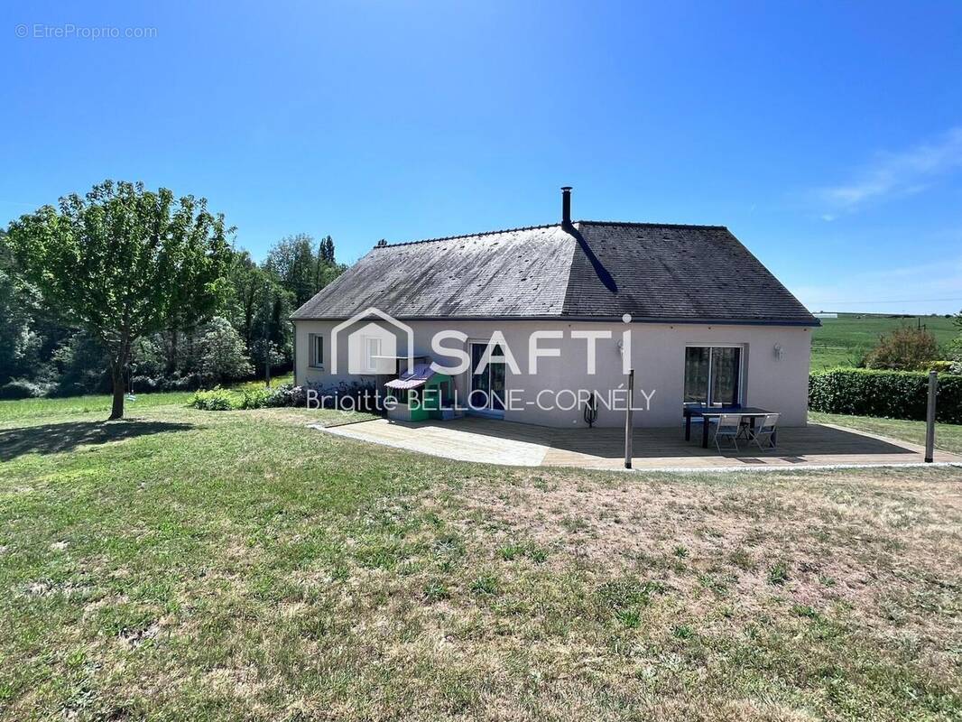 Photo 1 - Maison à SAINT-SULPICE