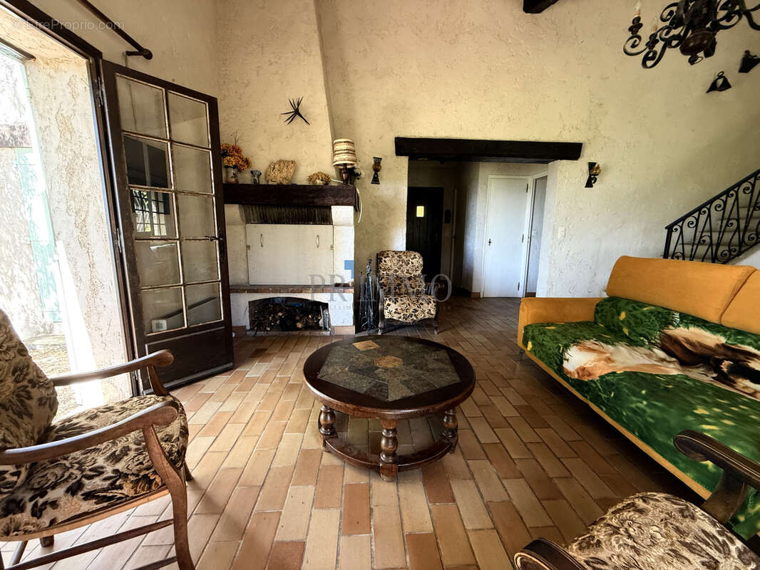 Maison à LES ISSAMBRES