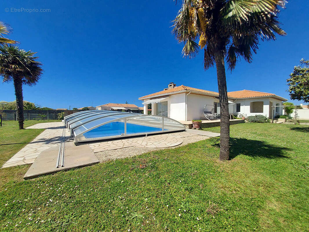 Maison à BOURCEFRANC-LE-CHAPUS