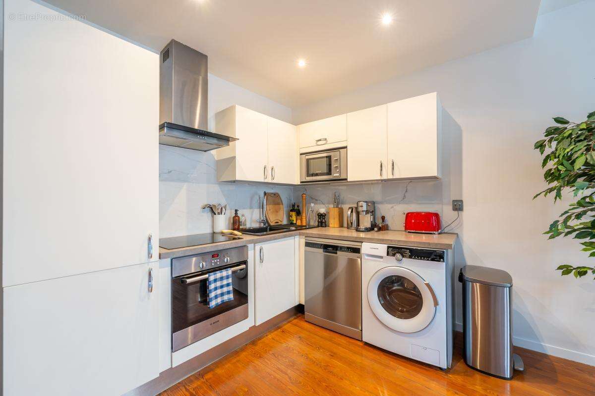 Appartement à PARIS-15E