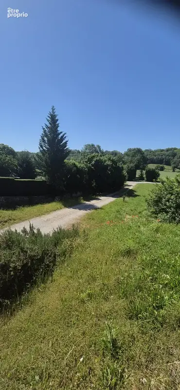 Terrain à MORESTEL