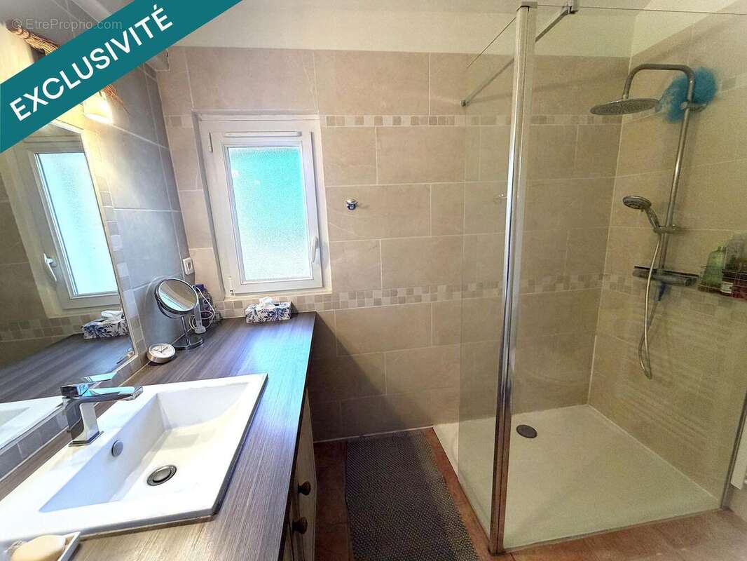 Photo 7 - Maison à LA ROQUE-D&#039;ANTHERON