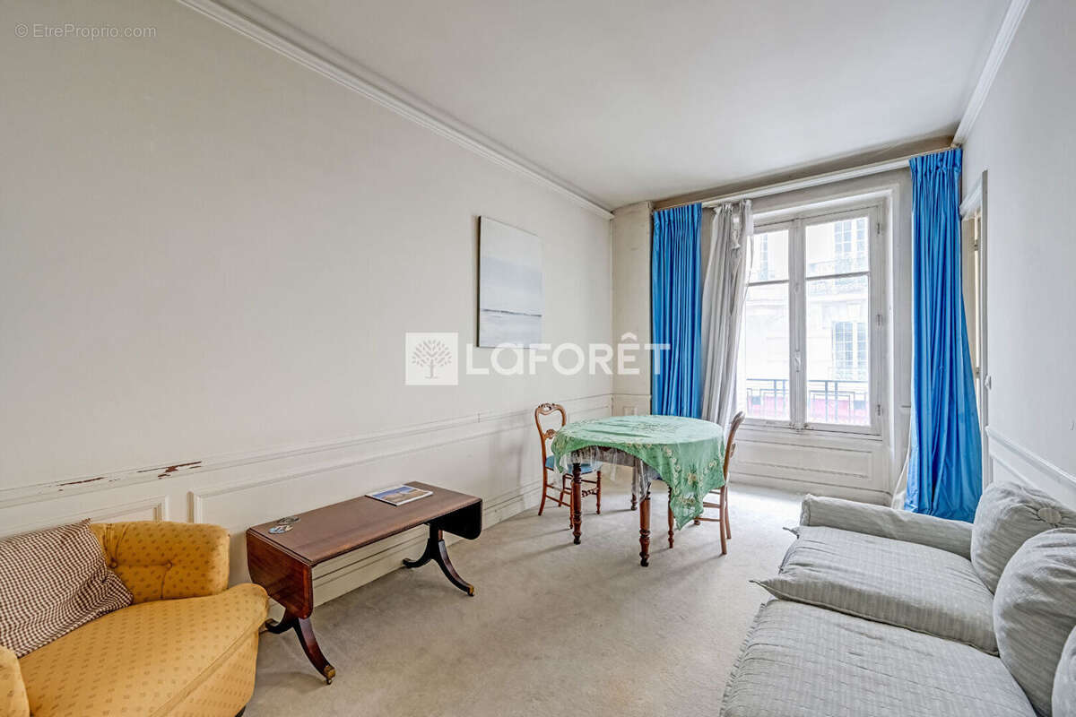 Appartement à PARIS-14E