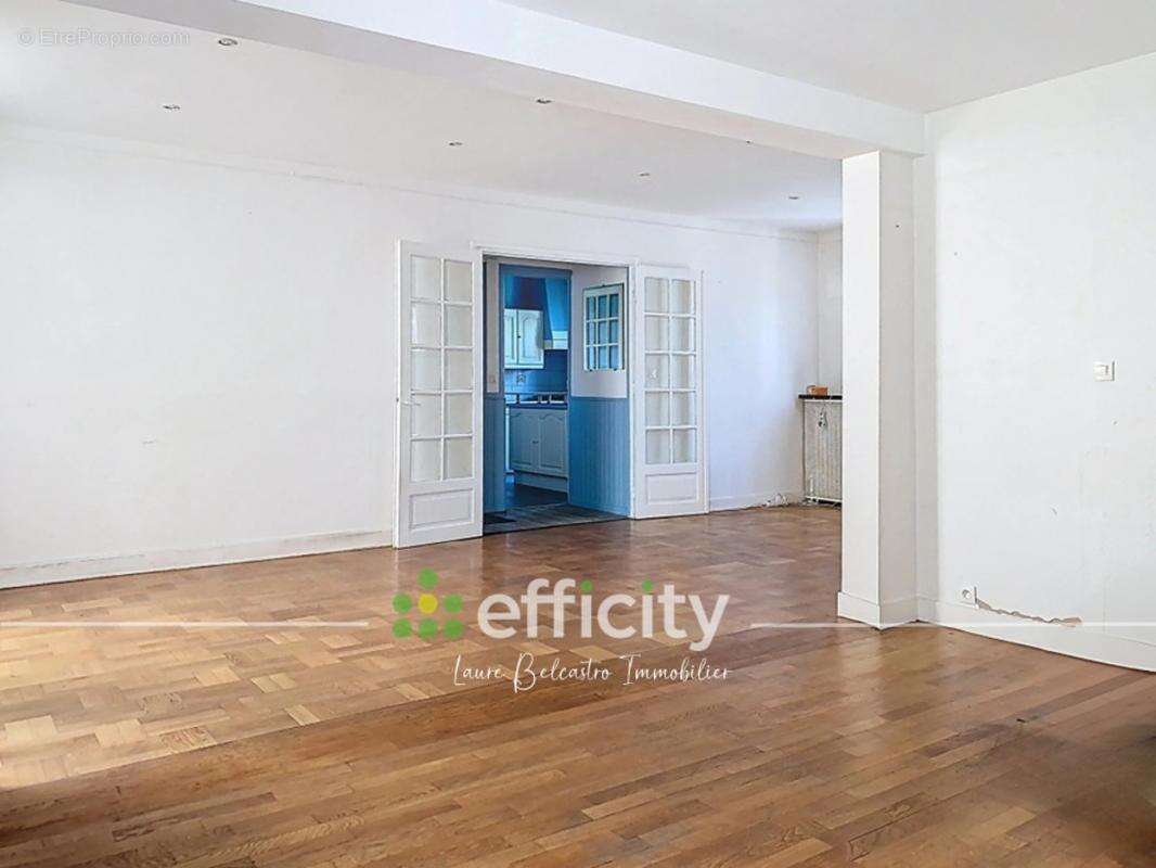 Maison à VILLECRESNES