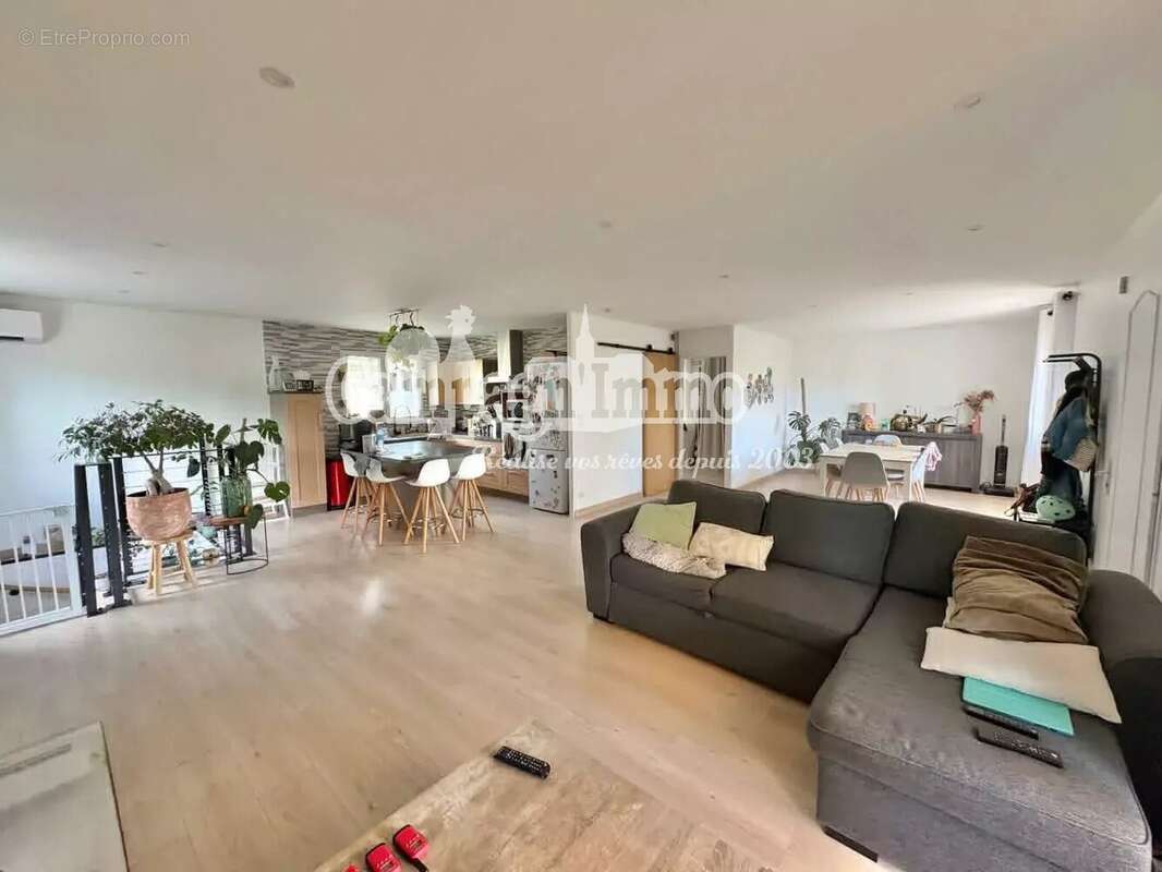 Maison 132 m² à Pontcharra-Sur-Turdine  - photo 4