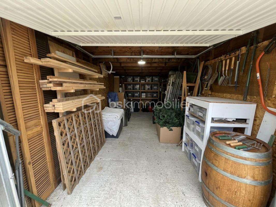 Coup de cœur : maison de 1940 en lisière de forêt, à deux pas d’un étang, sur 8 931m² de terrain avec dépendances - photo 28