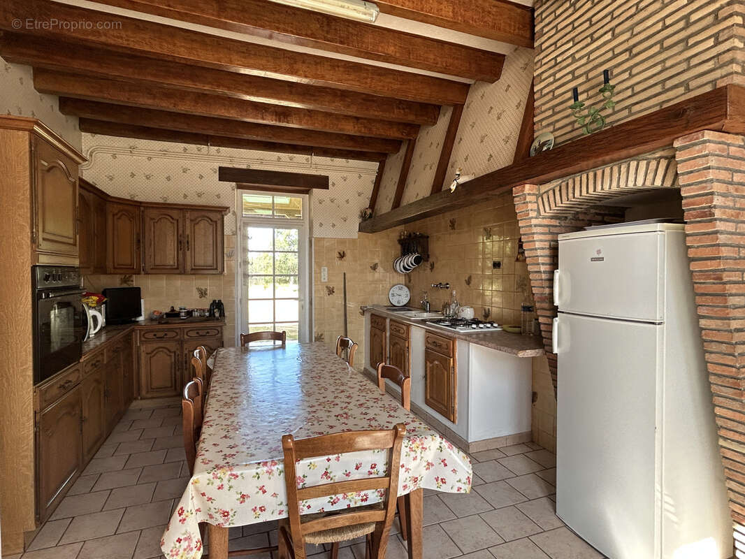 Propriété 2,2 ha avec étang, ancien corps de ferme, parc aboré, prairie - photo 8