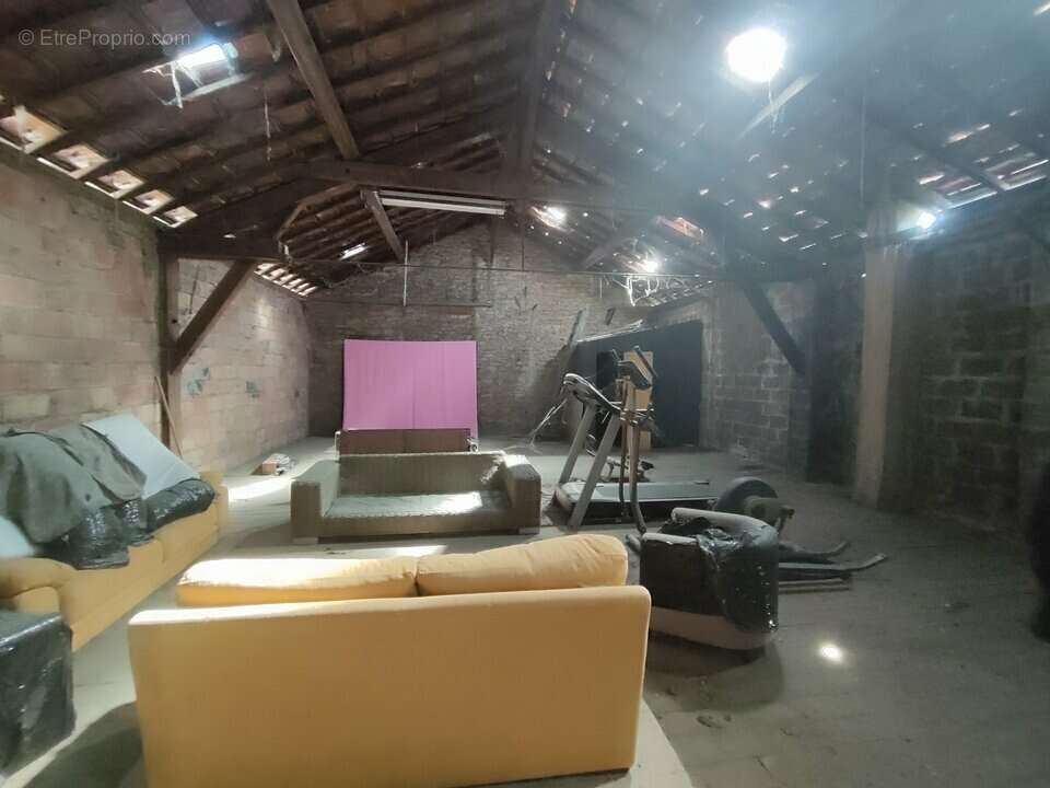 Autre à BOURGOIN-JALLIEU