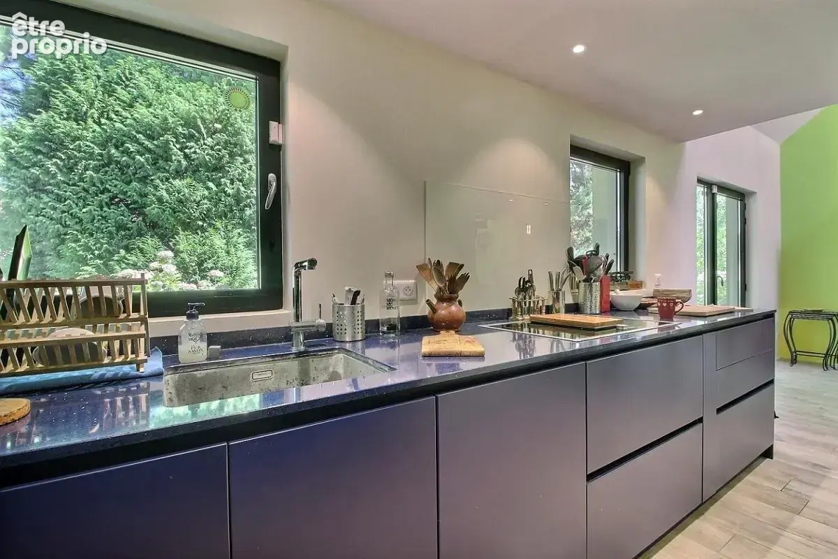 Maison indépendante de 218.63 m², terrain de 1928 m² - photo 3