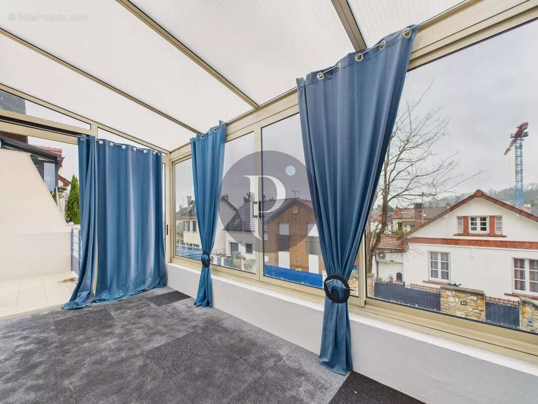 Maison à LE PLESSIS-ROBINSON