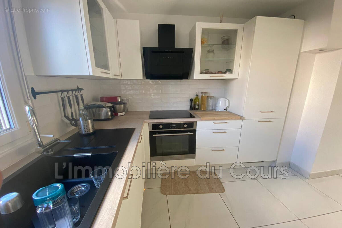 Appartement 77 m² à Martigues  - photo 2