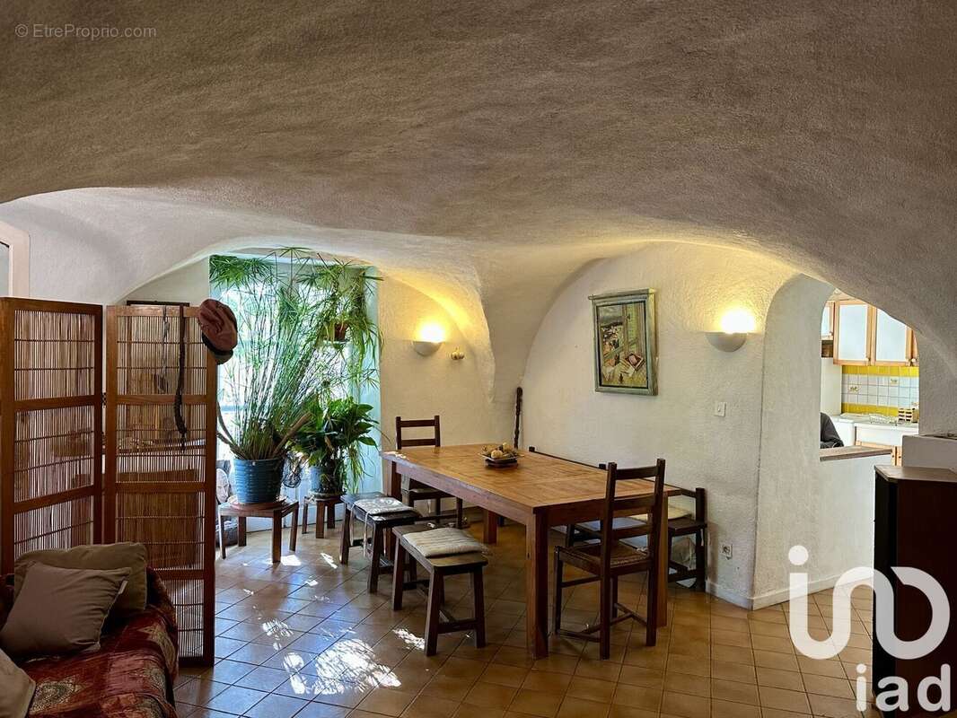 Photo 5 - Maison à SAINT-SATURNIN-DE-LUCIAN