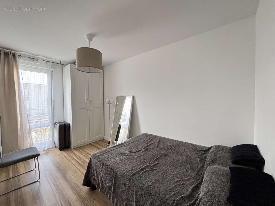 Appartement à SARTROUVILLE