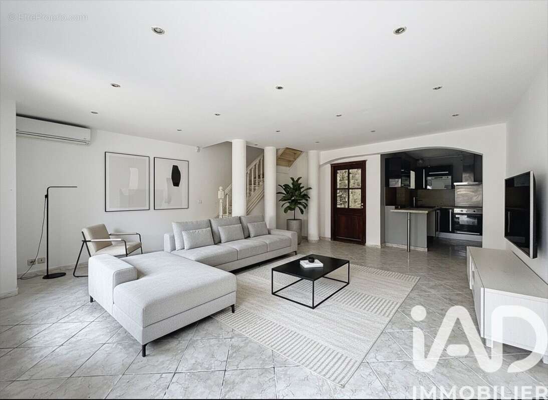 Photo 2 - Maison à MARSEILLE-13E