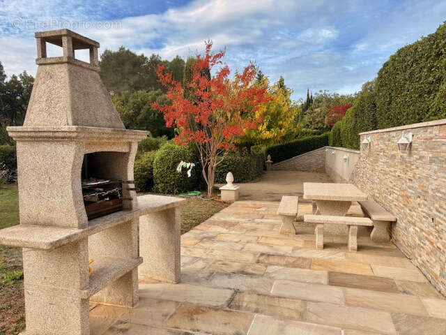 Maison à BESSE-SUR-ISSOLE