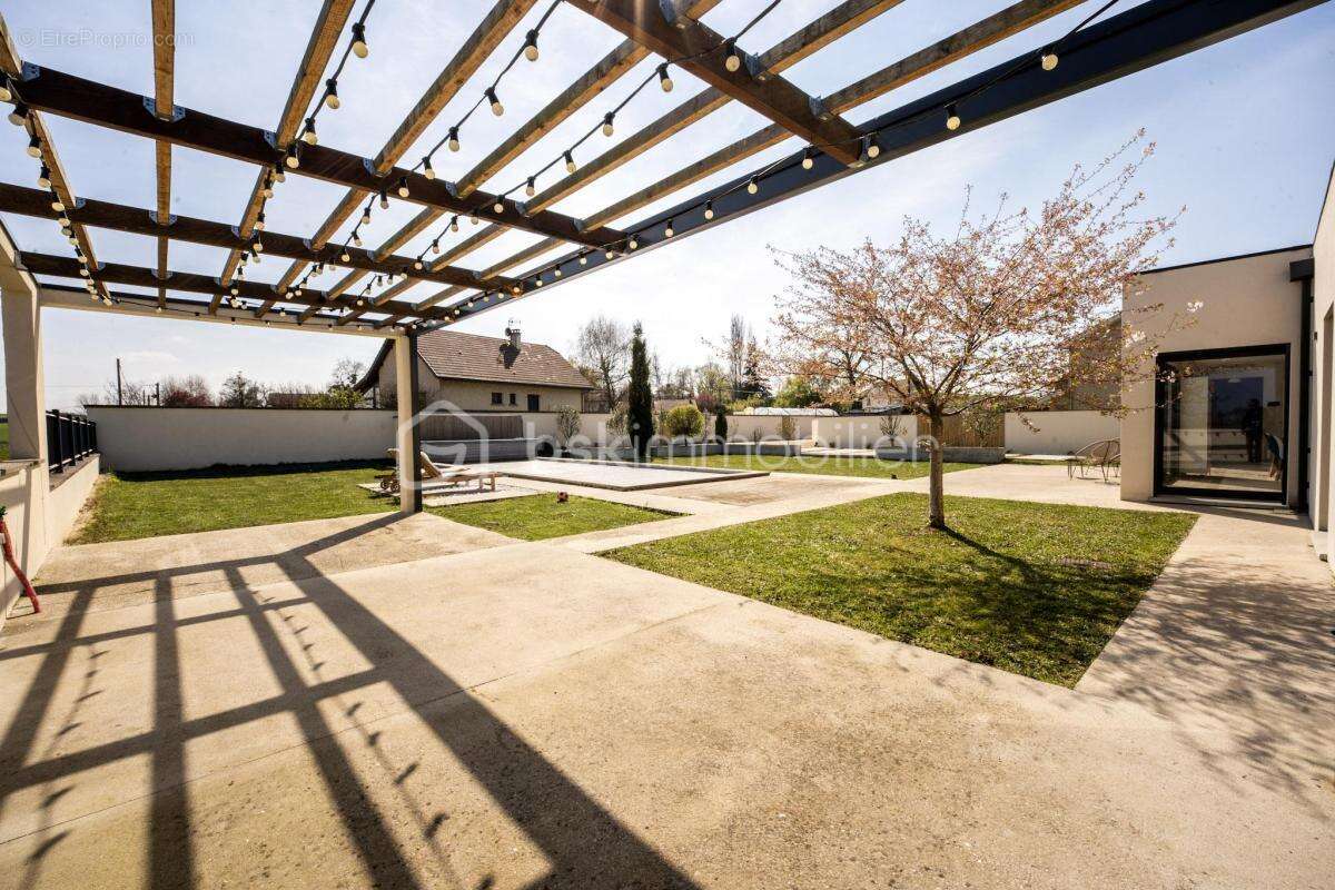 Maison à BOURGOIN-JALLIEU