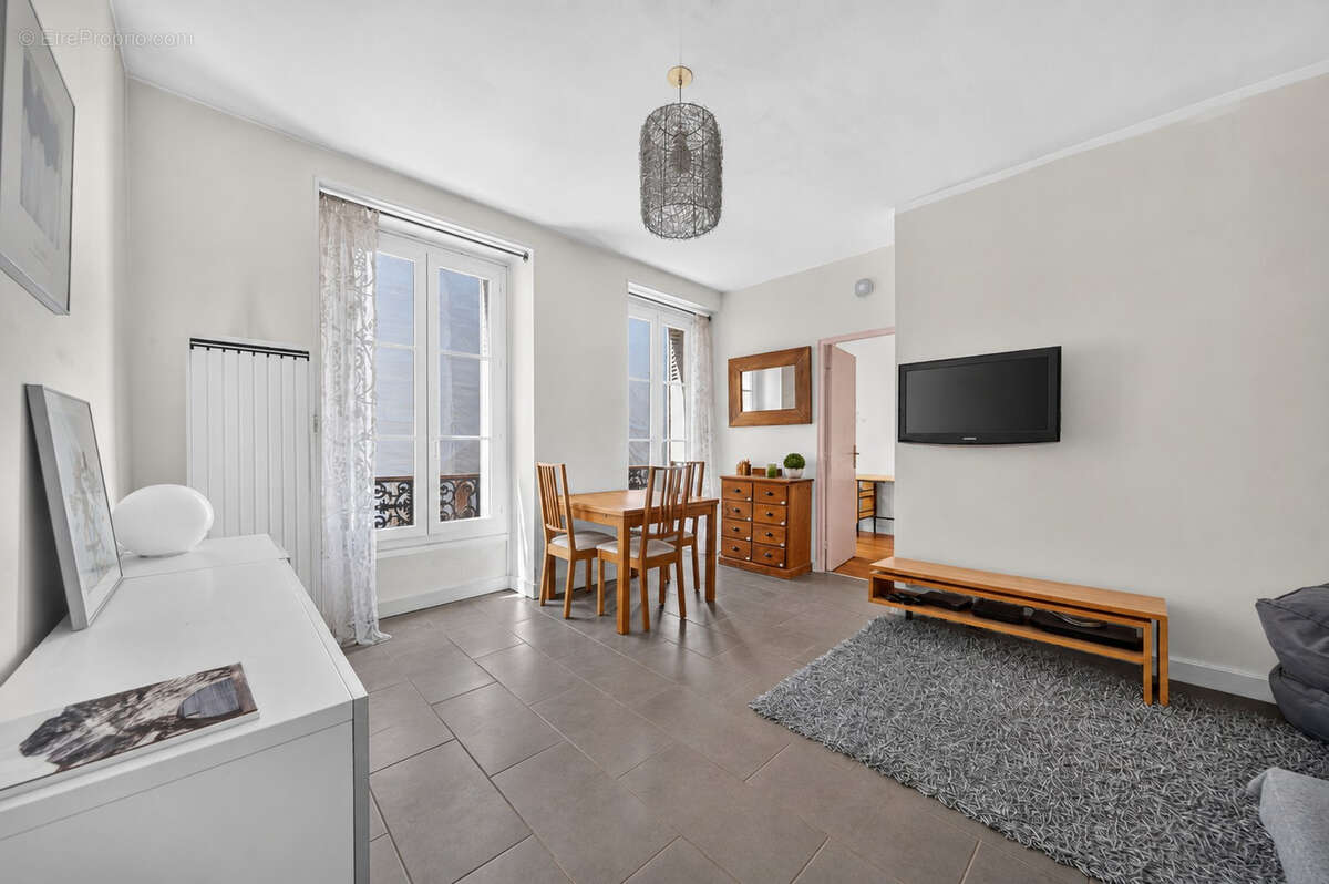 Appartement à PARIS-11E