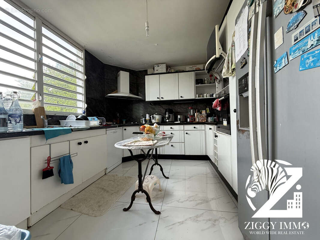 Maison à LES ABYMES