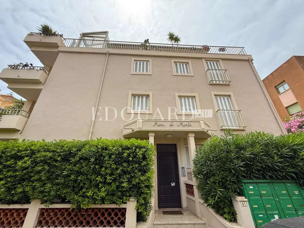 Appartement à ROQUEBRUNE-CAP-MARTIN