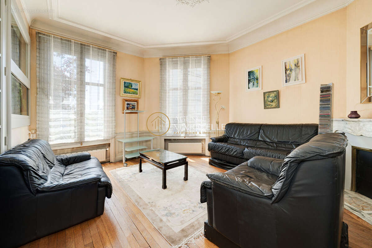 Appartement bourgeois de caractère - 148 m² - 4 chambres - photo 3