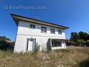 Maison à PARENTIS-EN-BORN