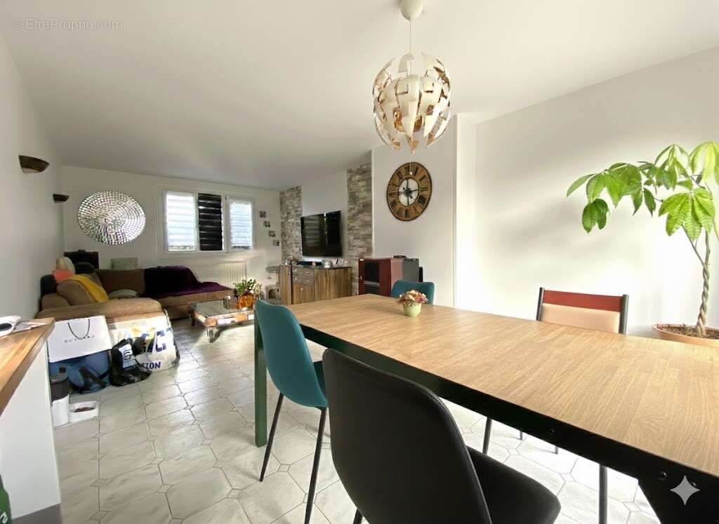 Maison à ROSNY-SUR-SEINE