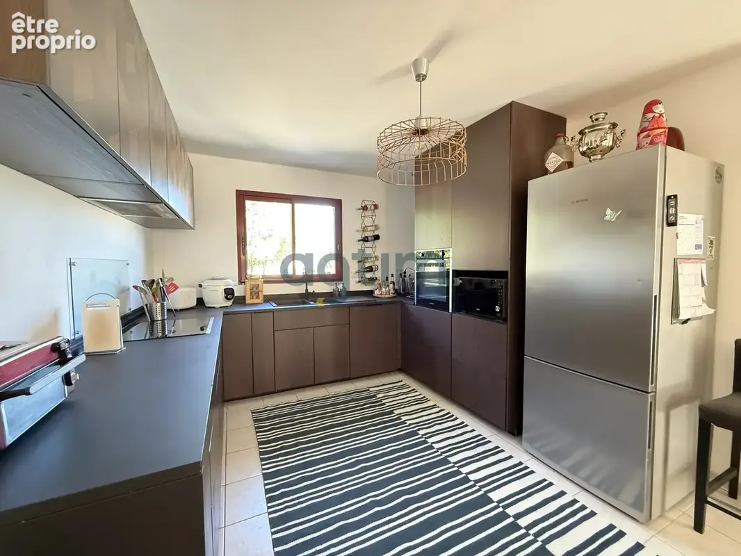 MONTAIGU-VENDEE, La Guyonnière, centre, plain pied 184m2 hab, 4 ch, salle jeux, dépendances, 800m2 terrain - photo 3