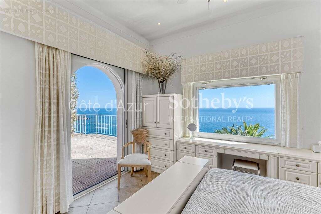 Maison à THEOULE-SUR-MER