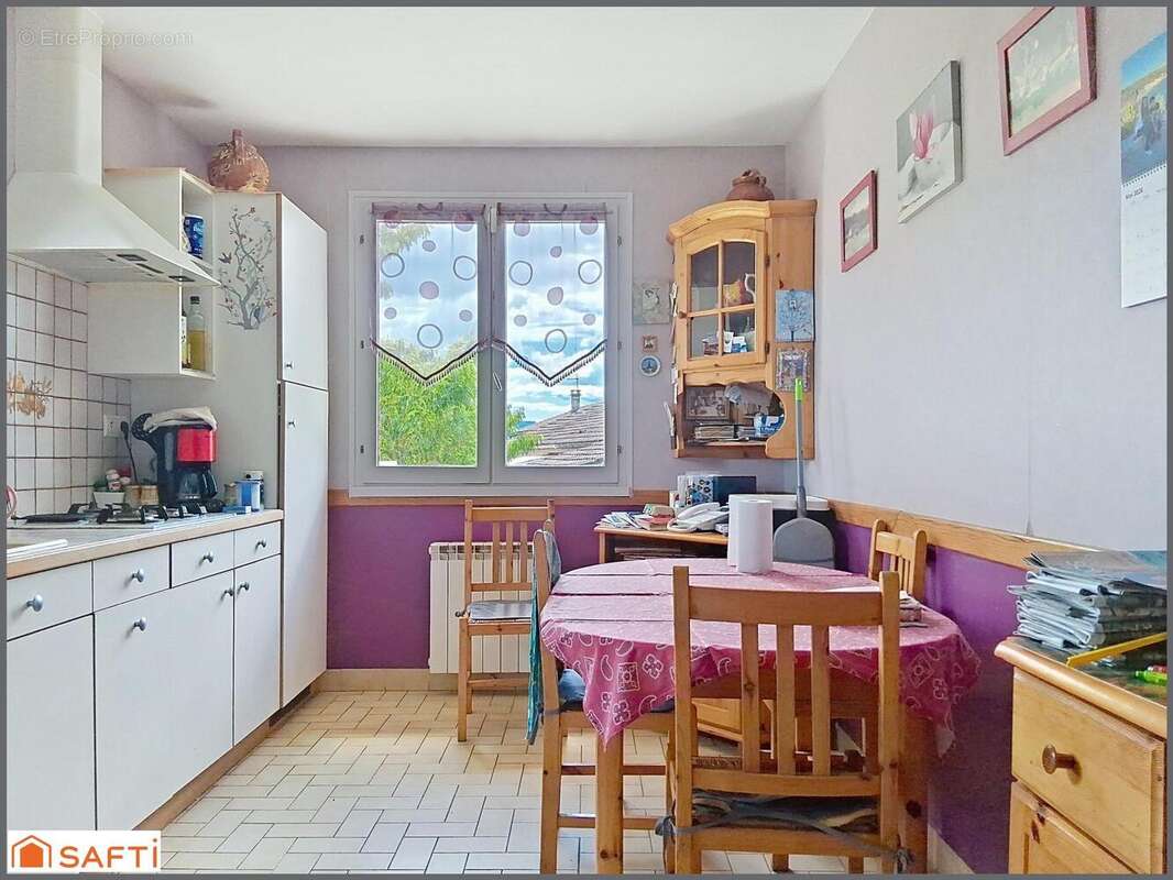 Maison 100 m² à Saint-Victor-De-Morestel  - photo 9