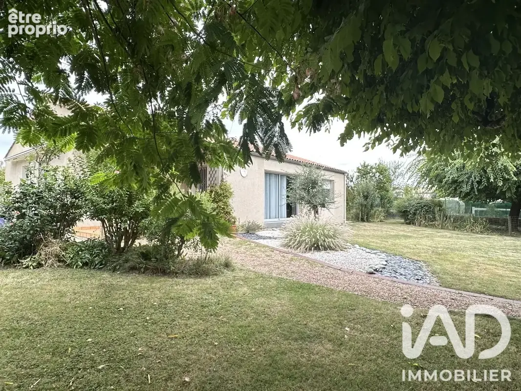Photo 1 - Maison à LES BROUZILS