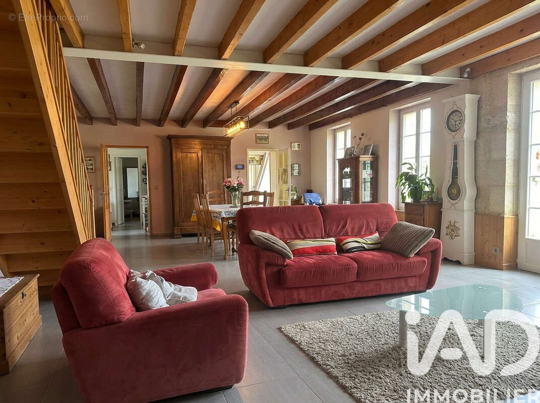 Maison 371 m² à Marcenais  - photo 7