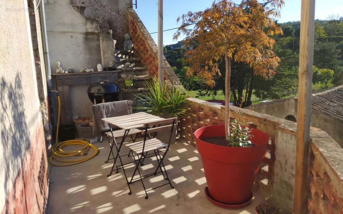 Maison à SAINT-BRES