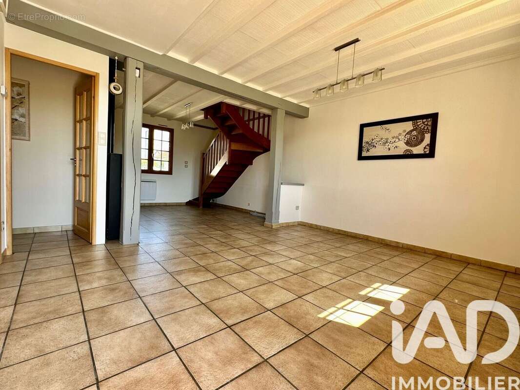 Maison 135 m² à Mergey  - photo 3