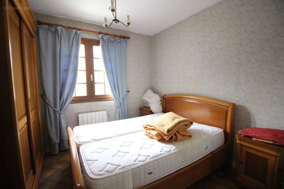 Maison à CIRES-LES-MELLO