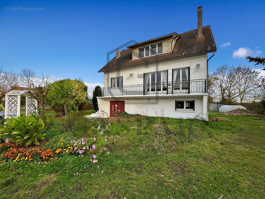 Maison à LA NEUVE-LYRE