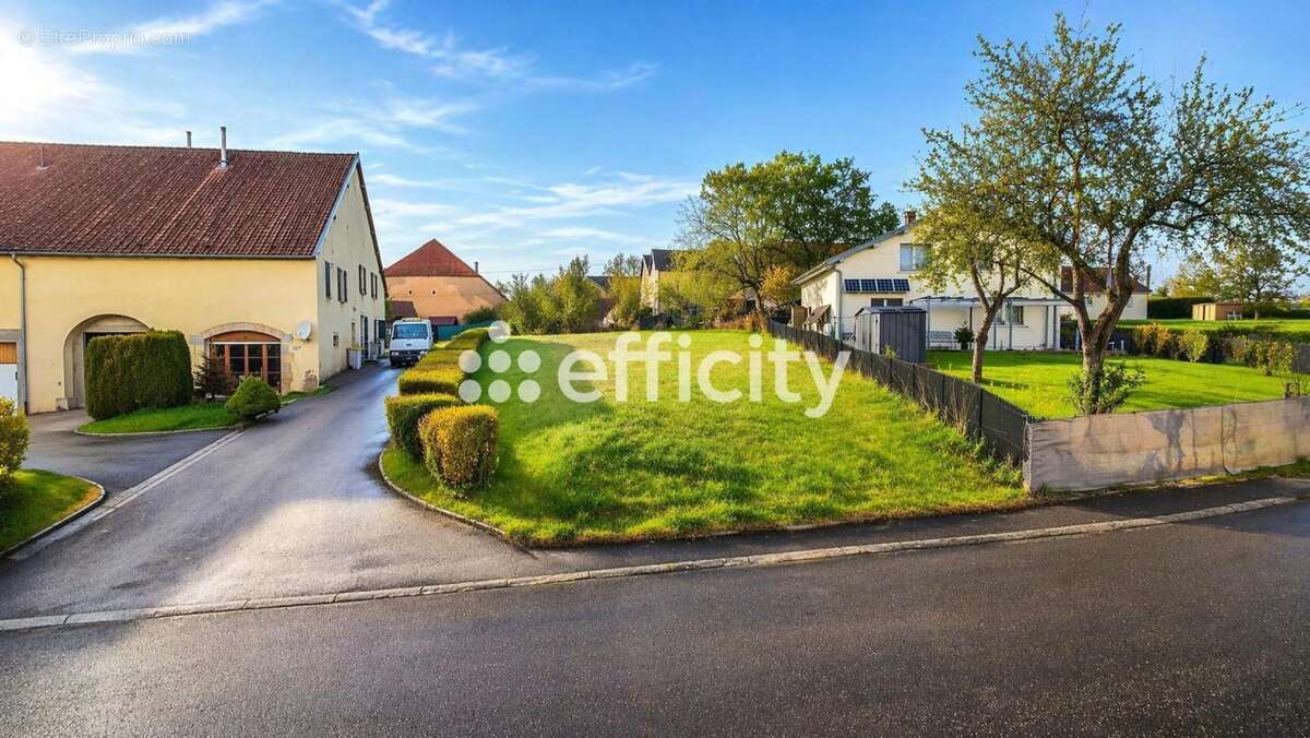 Terrain à BOUHANS-LES-MONTBOZON