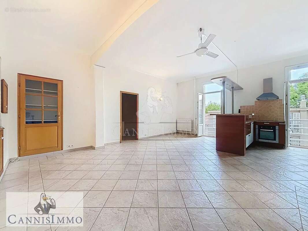 Commerce à SAINT-RAPHAEL