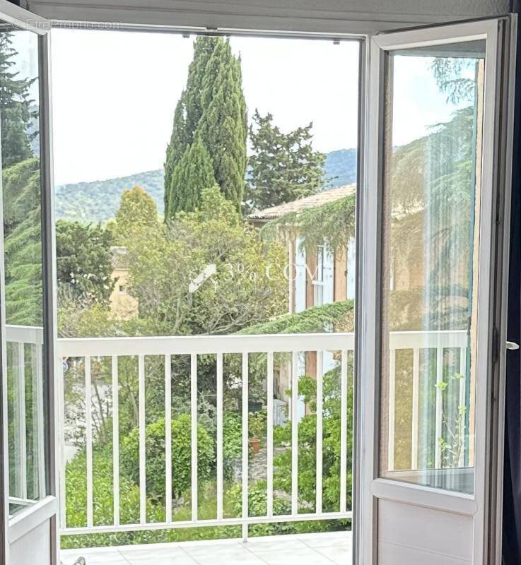 Appartement à COGOLIN