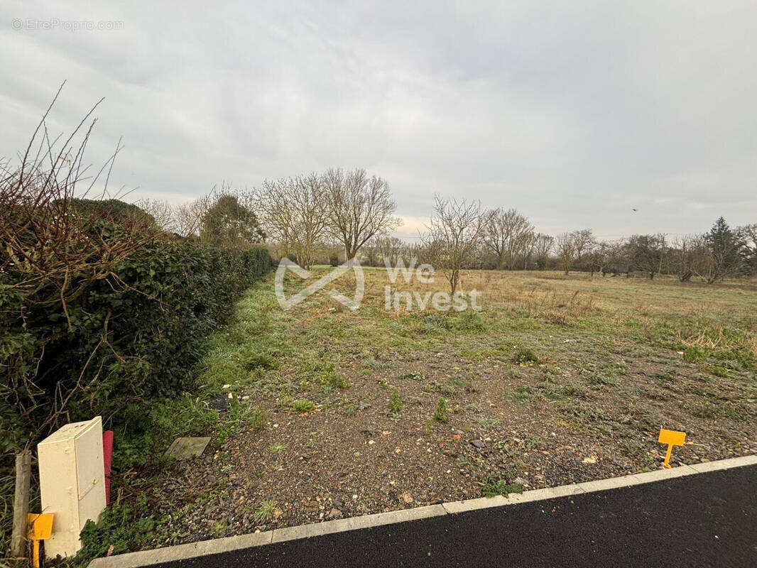 Terrain à LA BRETONNIERE-LA-CLAYE