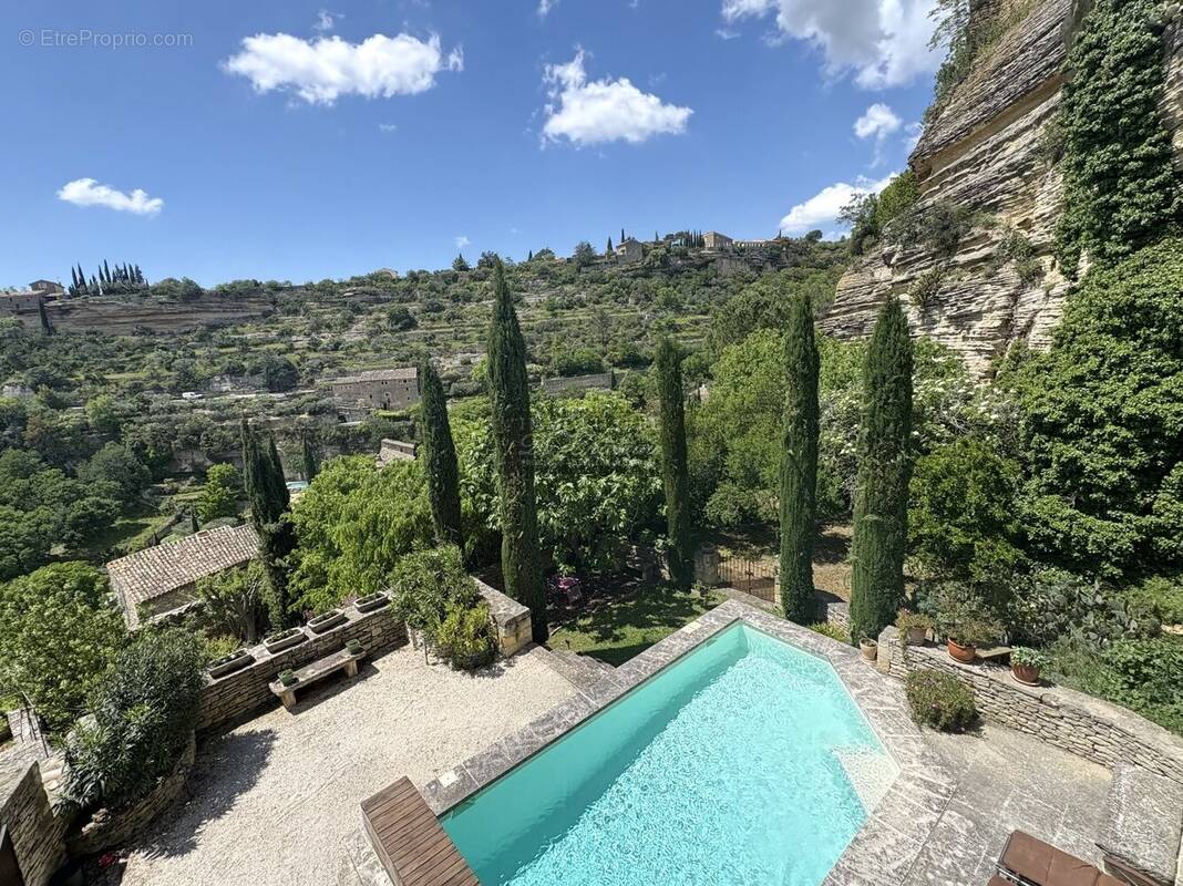 Maison à GORDES