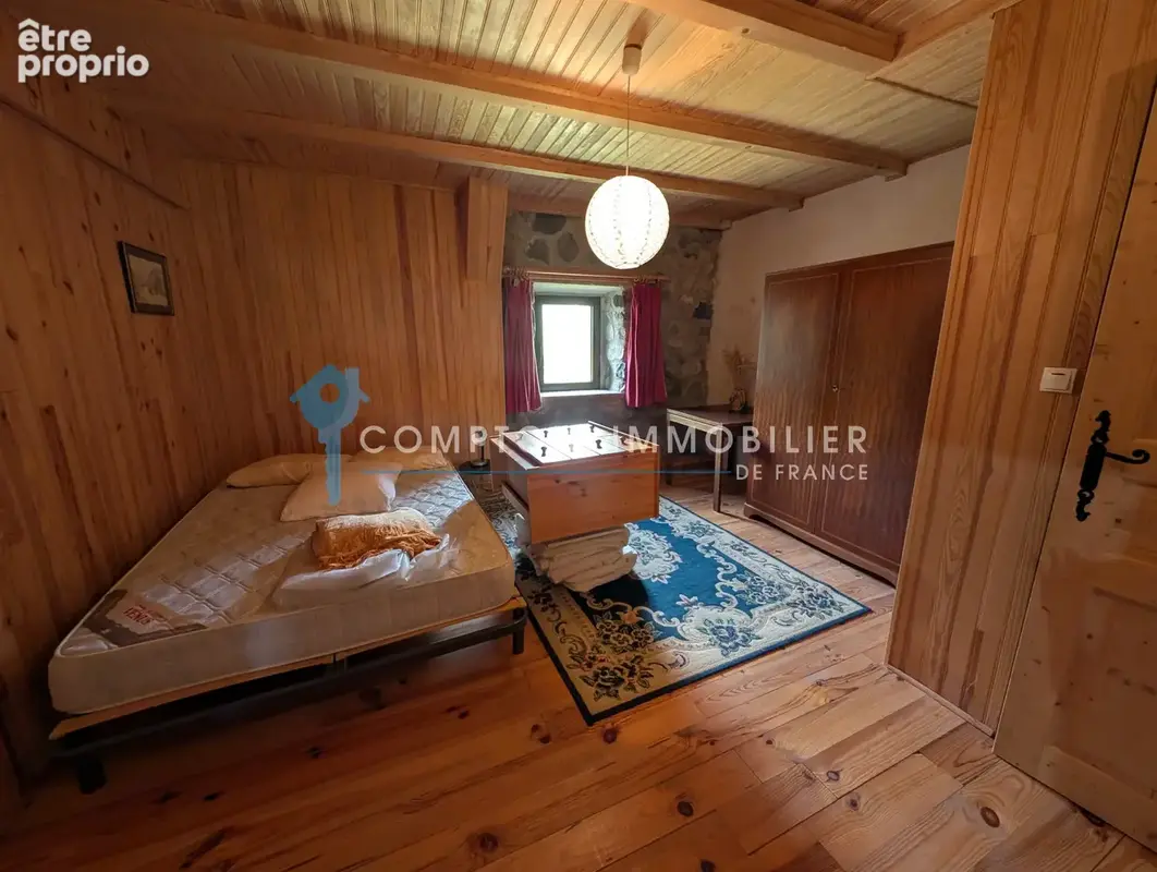 Dépt. 07 - A VENDRE à USCLADES-ET-RIEUTORD - Grande Ferme rénovée de 250 m2 environ - Parcelles 3.466 m2 - photo 30