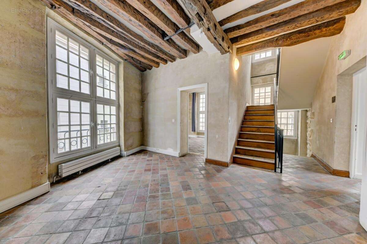 Maison à PARIS-4E