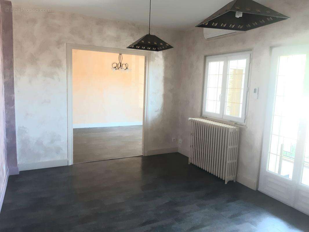 Maison à PUY-GUILLAUME